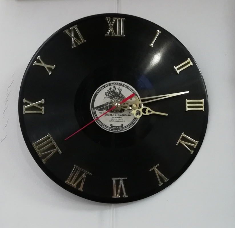 картинка Т. Адамнко Часы " Ретро"