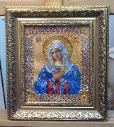 Оформление иконы  , вышитой бисером в широкий золотой багет
