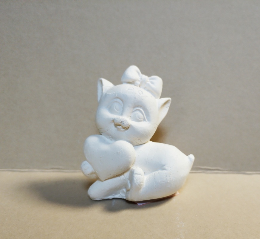 картинка Киска с сердечком маленькая