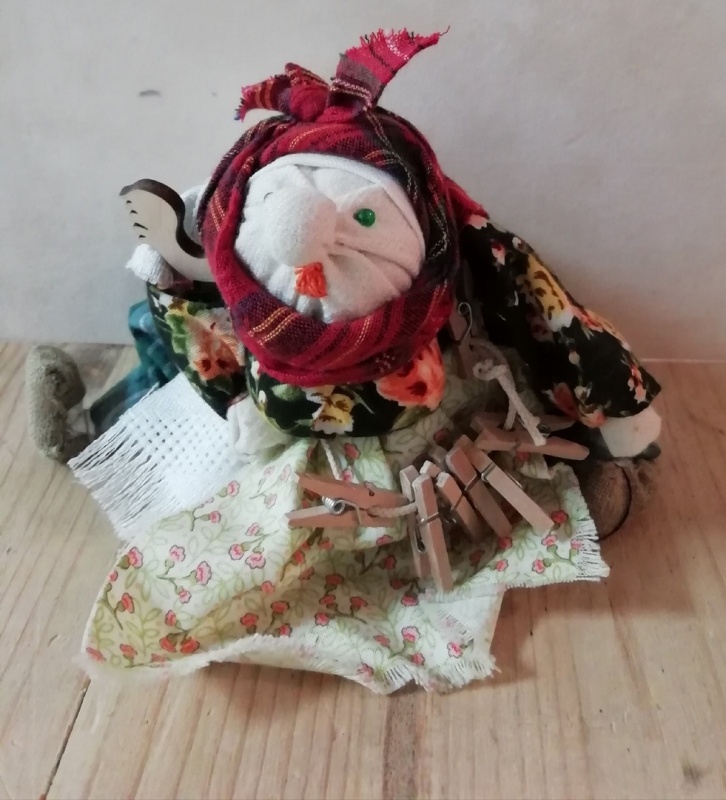 картинка Ермоленко Н.Н." Бабка с прищепками "